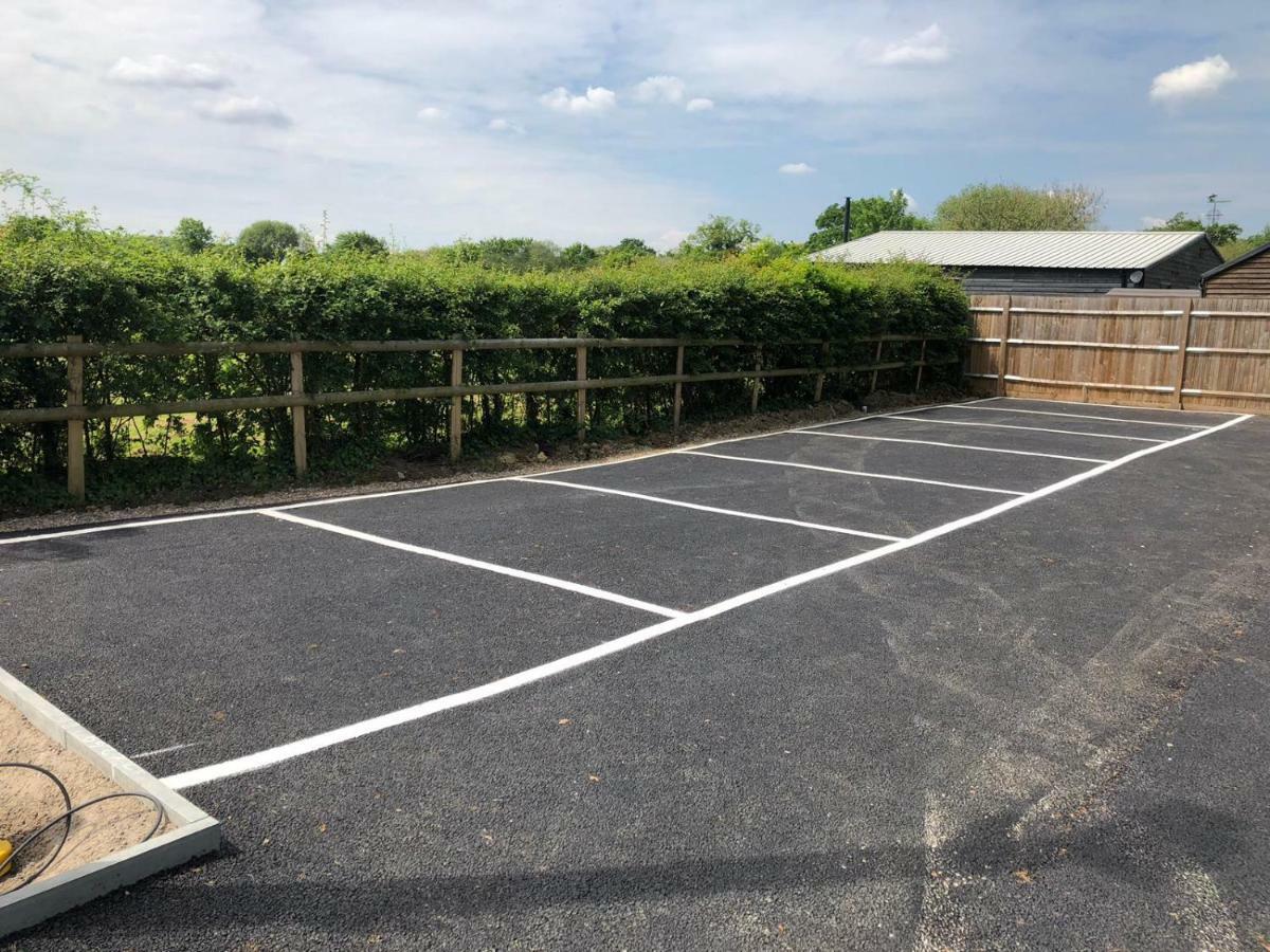 Trivelles Waterhall Country Gatwick Hotel & Airport Parking Crawley  Exterior photo